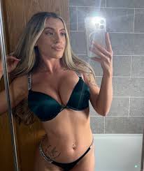 Lydia Rose on X: Would you take me out?? t.colhTVUiuBbv  X