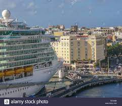 From luis munoz marin international airport (8 miles): San Juan Puerto Rico Vereinigte Staaten 12 Januar 2009 Die Royal Caribbean Kreuzfahrtschiff Die Unabhangigkeit Der Meere Im Hafen Von San Juan Puerto Rico Direkt Vor Der Alten San Juan Sheraton Hotel