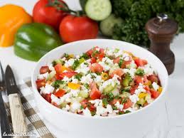 Salade Chopska Sopska La Cuisine D Adeline Recette Idee Recette Salade Salade Salade Poivron