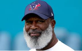 Should the Chicago Bears have hired Lovie Smith back after his firing?