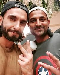 Hi any Camera vendor or Grip vendor have ERGORIG in mumbai? DM me. Pic  Attached.