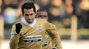 L'ex juventino hasan salihamidzic ha firmato un contratto annuale per il wolsburg dopo aver lasciato la squadra bianconera a parametro. Wolfsburg Snap Up Salihamidzic Football News Sky Sports