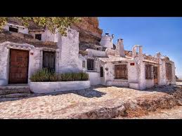 Ubicado en el entorno de parque nacional de sierra nevada. Casas Cueva En Cuevas Del Campo Granada Youtube