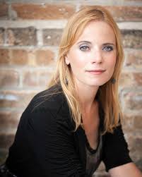 Allison Hull's Instagram, Twitter & Facebook