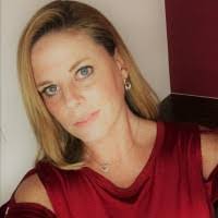 Kerry Flores's Instagram, Twitter & Facebook