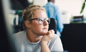 Vragen aan Steven: 'Mijn mannelijke collega's maken vaak opmerkingen over  me'