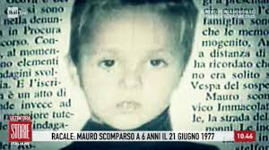 Il bimbo, figlio di una coppia di imprenditore agricolo del posto, si sarebbe infatti allontanato dal suo domicilio situato in contrada marinella intorno alle 11. Bimbo Scomparso Nel 1977 L Ombra Della Pedofilia Dietro Il Giallo Di Mauro