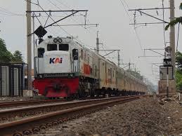 Kereta api ini dinamakan ka senja utama solo karena jadwal keberangkatannya selalu pada malam hari. Kereta Api Fajar Dan Senja Utama Solo Wikipedia Bahasa Indonesia Ensiklopedia Bebas