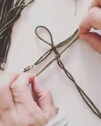 Super Easy Wool Table Decoration Video Em 2020 Ideias De Decoracao Artesanato Ideias De Artesanato Para Casa Ideias Para Artesanato