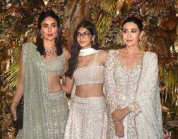 Karisma kapoor (born 25 june 1974) is an indian film actress. Outlook India Photo Gallery Karisma Kapoor