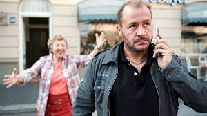 Das bestätigten am dienstag sein management und die kölner polizei der dpa. 0moagset4winim