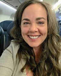 Again a long post, with my excuses, you can delete or scroll away It is  certainly not my intention to disturb you. A simple suitcase, for me a  simple symbol of a