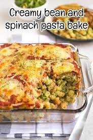 Creamy Bean And Spinach Pasta Bake A Creamy Cheesy Pasta Bake With Lots Of Hidden Goodne Spinach Pasta Bake Pasta Bake Vegetarian Vegetarian Recipes Healthy