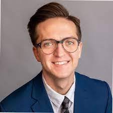 Roger Leak's Instagram, Twitter & Facebook