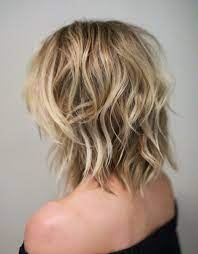 I capelli alle spalle sono solo per le indecise? 1001 Idee Per Capelli Scalati Di Varie Lunghezze E Nuance