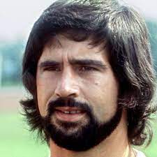 Gerd müller, byname of gerhard müller, also called der bomber, (born november 3, 1945, nördlingen, germany), german professional football (soccer) player who was one. Munchen Biografie Uber Gerd Muller Wie Sich Der Fussball In Den 70er Jahren Wandelte Munchen Mitte