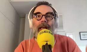 Es la forma de entenderlo": la reflexión de Bob Pop acerca de por qué la  alta costura francesa es el auténtico comercio justo