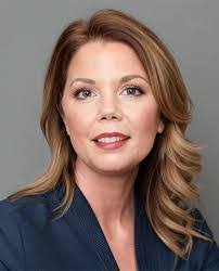 Greer Jones's Instagram, Twitter & Facebook