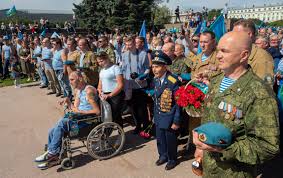 Jun 18, 2021 · сквер десантников в барнауле благоустроят ко дню вдв. Pogoda Ne Isportila Prazdnik Yarkie Foto Dnya Vdv V Peterburge Novosti S Peterburg Metro