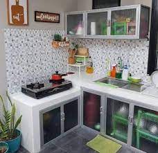 Dapur ini hanya menempatkan satu kabinet kecil yang ditempel pada dinding. Cara Kemas Dapur Tanpa Kabinet Desainrumahid Com