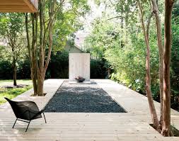 17 Garden Design Trends For 2017 Gardenista Garden Design Hardscape Landscape Design