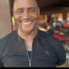 Birthday star Val KIlmer (right) portrayed Doc Holliday in the 1993 western  film Tombstone (1993). Also pictured is Kurt Russell as Wyatt Earp. Val is  59 years old today.