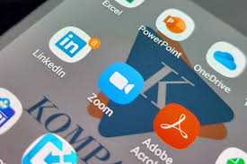 Karena banyak cara kok yang bisa kamu lakukan agar tetap bisa melihat postingan foto sebuah akun instagram yang di jika tidak disetujui, maka selamanya kamu tidak akan pernah bisa melihat postingan dari akun tersebut. Sekolah Di Singapura Dilarang Pakai Zoom Setelah Ada Insiden Serius Halaman All Kompas Com