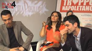 L'altro componente della coppia comica, rosario morra, interpreta invece stefano, papà della bambina di cui ciro è innamorato. Troppo Napoletano Intervista Esclusiva A Gigi Ross E Serena Rossi Youtube
