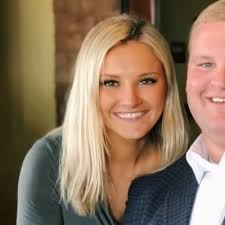 Alexis Hutton's Instagram, Twitter & Facebook