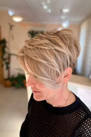 Light lob keep your natural color around and add a few highlights of blonde to your lob, it will look simply amazing. Short Haircuts For Women Over 50 That Take Years Off Glaminati Com