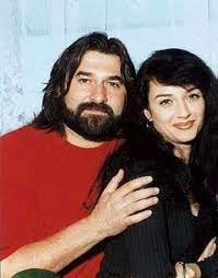 Gheorghe gheorghiu este unul dintre cei mai cunoscuti artisti de slagare, care prin muzica sa. Gheorghe Gheorghiu Si Anca Å£urcasiu O FrumoasÄƒ Poveste De Dragoste In Anii 90 Era DiferenÅ£Äƒ De