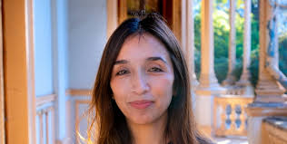 Escritora María Rosa Casanova: “He aprendido a ver el dolor así, como una  fuerza creadora”