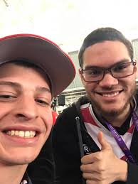 For any competitive Smash peeps, I JUST RANDOMLY FOUND NAIRO AT THE ARENA???
