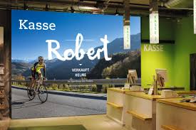 Sporthaus Schuster Imagekampagne Mitarbeiter Kampagne Outdoor Pos By Zeichen Wunder Munchen Kampagne Sport Schuster