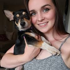 Kate Lessard's Instagram, Twitter & Facebook