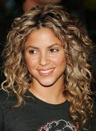 20 Amazing Hairstyles For Curly Hair For Girls Shakira Hair Hair Styles Curly Girl Hairstyles