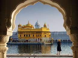 d̪əɾᵊbaːɾᵊ saːɦ(ɪ)bᵊ)) is a gurdwara located in the city of amritsar, punjab, india. Just 12 Stunning Photos Of The Golden Temple In Amritsar Conde Nast Traveller India