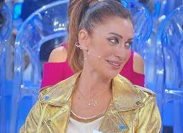 Anticipazioni BARBARA TROVA L'AMORE E LASCIA IL PROGRAMMA 👀 Barbara ha  ufficialmente lasciato il programma. Stando a quanto svelato dalle  anticipazioni di Lorenzo Pugnaloni, si è fidanzata ufficialmente con  Ruggiero, decidendo quindi