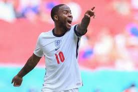 England are preparing rashford to come on. Q Kbv6uwwefvum