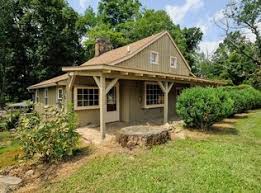 See What I Found On Zillow Http Www Zillow Com Homedetails 38851923 Zpid Weekend House House Styles Dream Weekend