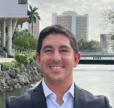 Meet Joshua Baer, our December 2024 LA 'Canes Spotlight! Joshua Baer Class:  2023 Major: MBA and MS in Sustainable Business Occupation: Sustainability  Consulting Analyst For Fun: Programming Committee Member for the LA '