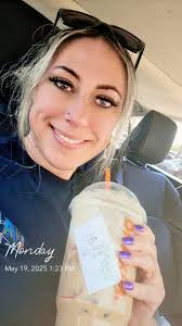 Y'all's favorite go to? Currently working (Dunkin worker) and wanna try  some things yall like! 🥰