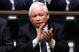 Juriste de profession, il est un fervent opposant au régime communiste au sein du comité de. Bilderstrecke Zu Die Kulturrevolution Des Jaroslaw Kaczynski In Polen Bild 1 Von 4 Faz