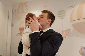Besides his little family of two, zach hyman's family also includes his parents and four brothers. Hockey Night In Canada On Twitter New Dad Zach Hyman Gets The Leafs On The Board First Looks Like That Good Luck Charm Is Working Out Pretty Well So Far Https T Co Ral71k9afc