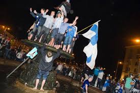 Hockey fans celebrate despite world cup loss. Nain Poliisi Valmistautuu Illan Kiekkoinfernoon