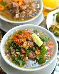 Soto makanan berkuah yang bisa ditemui di berbagai pelosok negri ini. 10 Makanan Berkuah Khas Indonesia Paling Favorit Juara