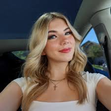 Kate Baker's Instagram, Twitter & Facebook