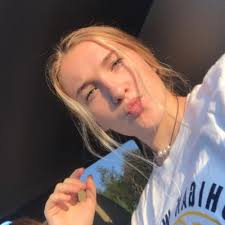 Melanie Grace (@melanie_grace4)