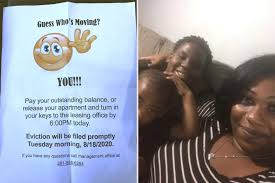 Mom of 2 Given Insensitive Eviction Notice Featuring Smiling Emoji