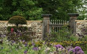 Lunch Latte Garden Design A 17th Century Farmhouse In Devon Garden Design Beautiful Gardens Outdoor Gardens Design